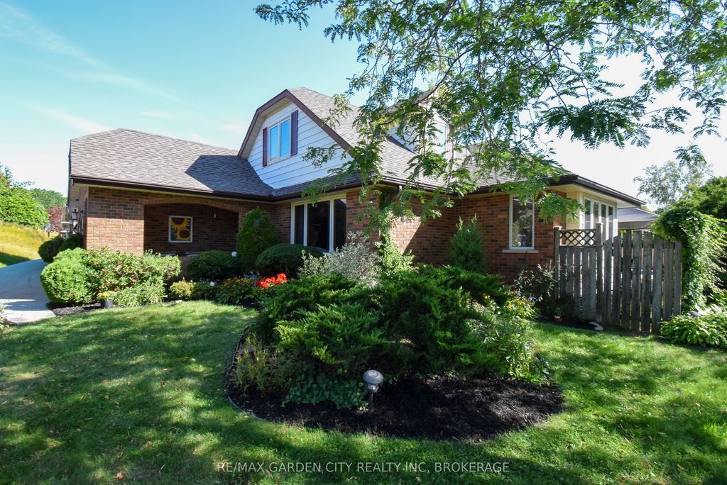 Photo of 40 Belair Drive, St. Catharines, ON L2N 6X9 (MLS # X12435193)