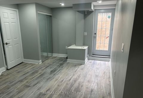 84 Crown Victoria Drive (Bsmt) Brampton ON L7A 3X1