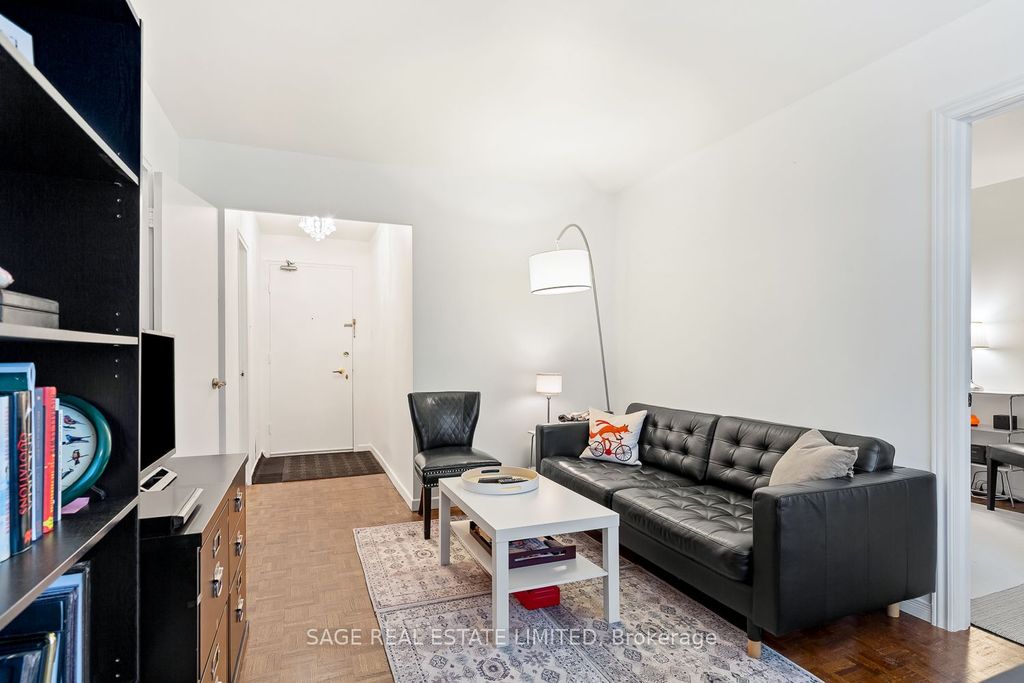 Photo of 575 Avenue Road #203, Toronto, ON M4V 2K2 (MLS # C12337612)