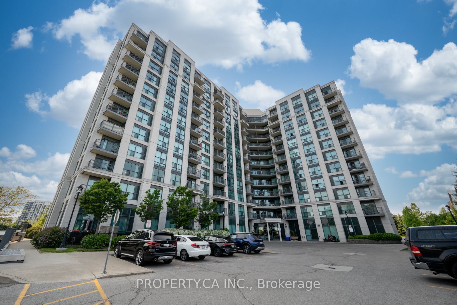 185 Oneida Crescent 910