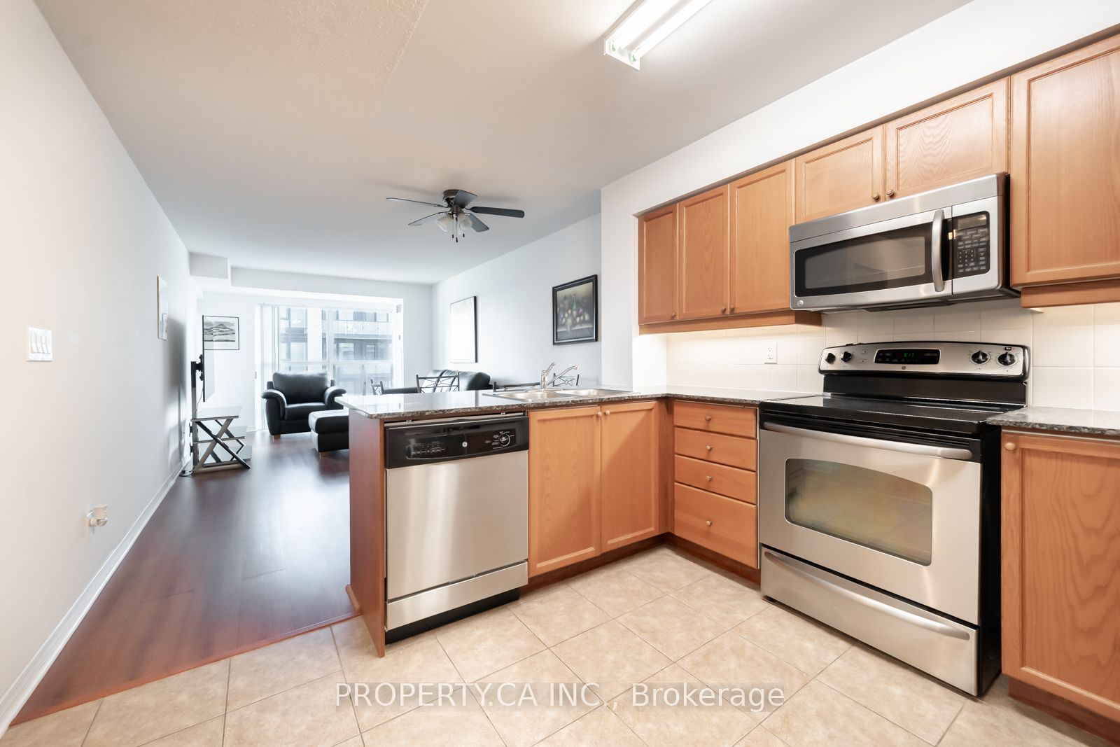 185 Oneida Crescent 910