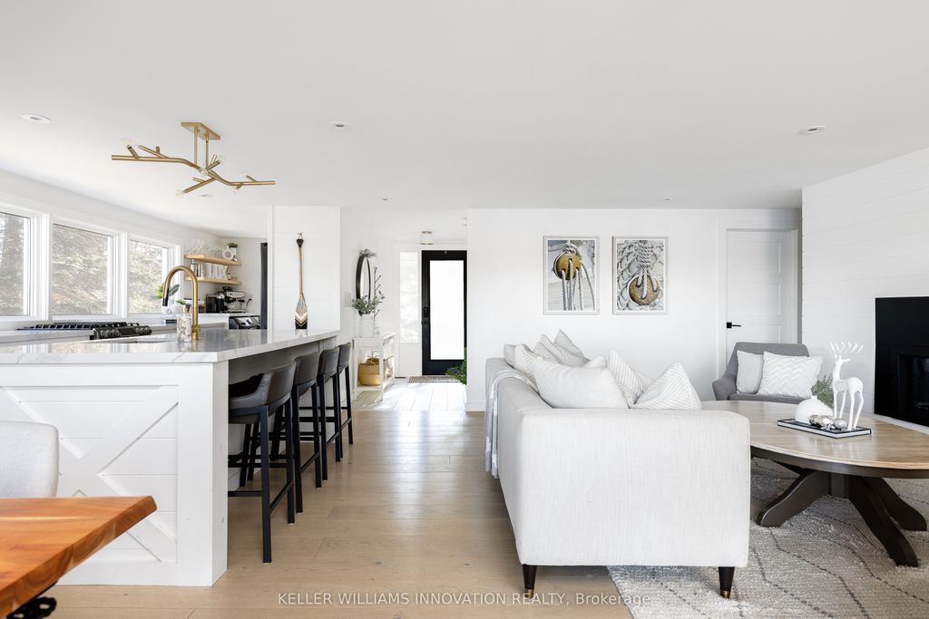 Photo of 2872 Muskoka Road 118 N/A W, Muskoka Lakes, ON P0B 1J0 (MLS # X12594878)