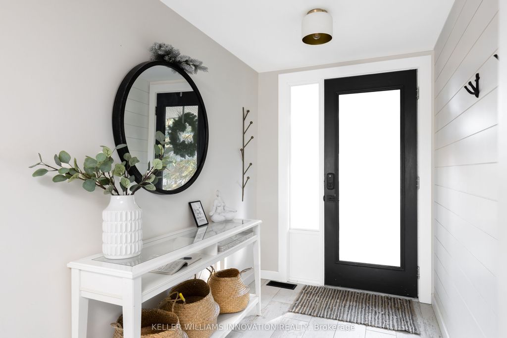 Photo of 2872 Muskoka Road 118 N/A W, Muskoka Lakes, ON P0B 1J0 (MLS # X12594878)