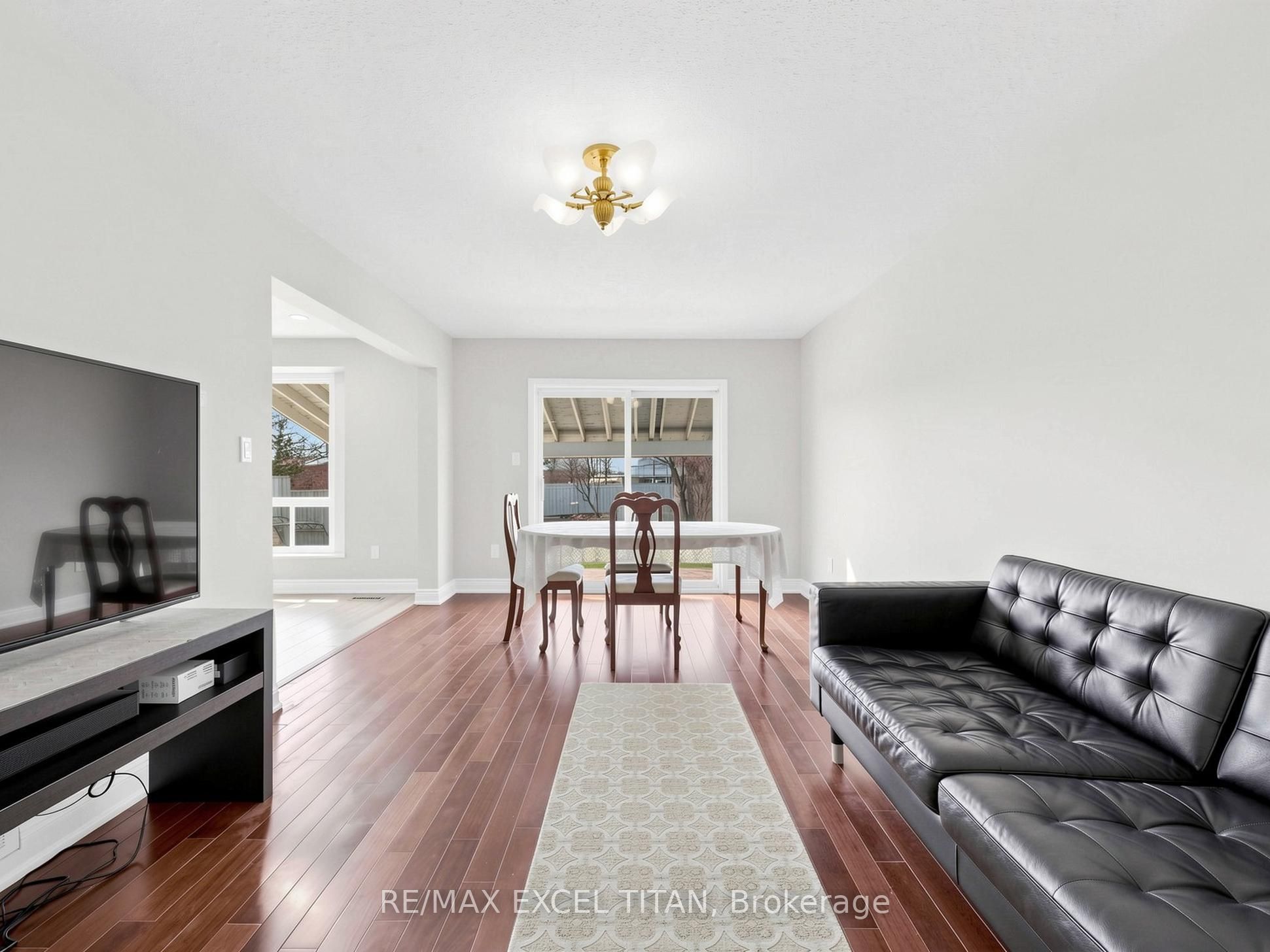 198 Risebrough Circuit