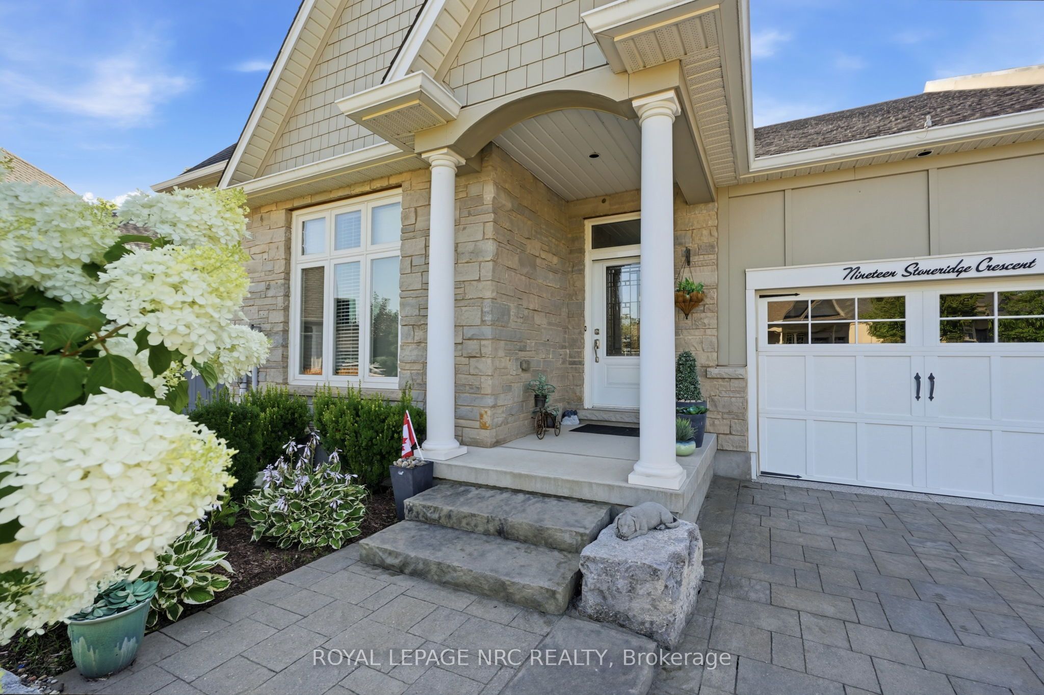 19 Stoneridge Crescent