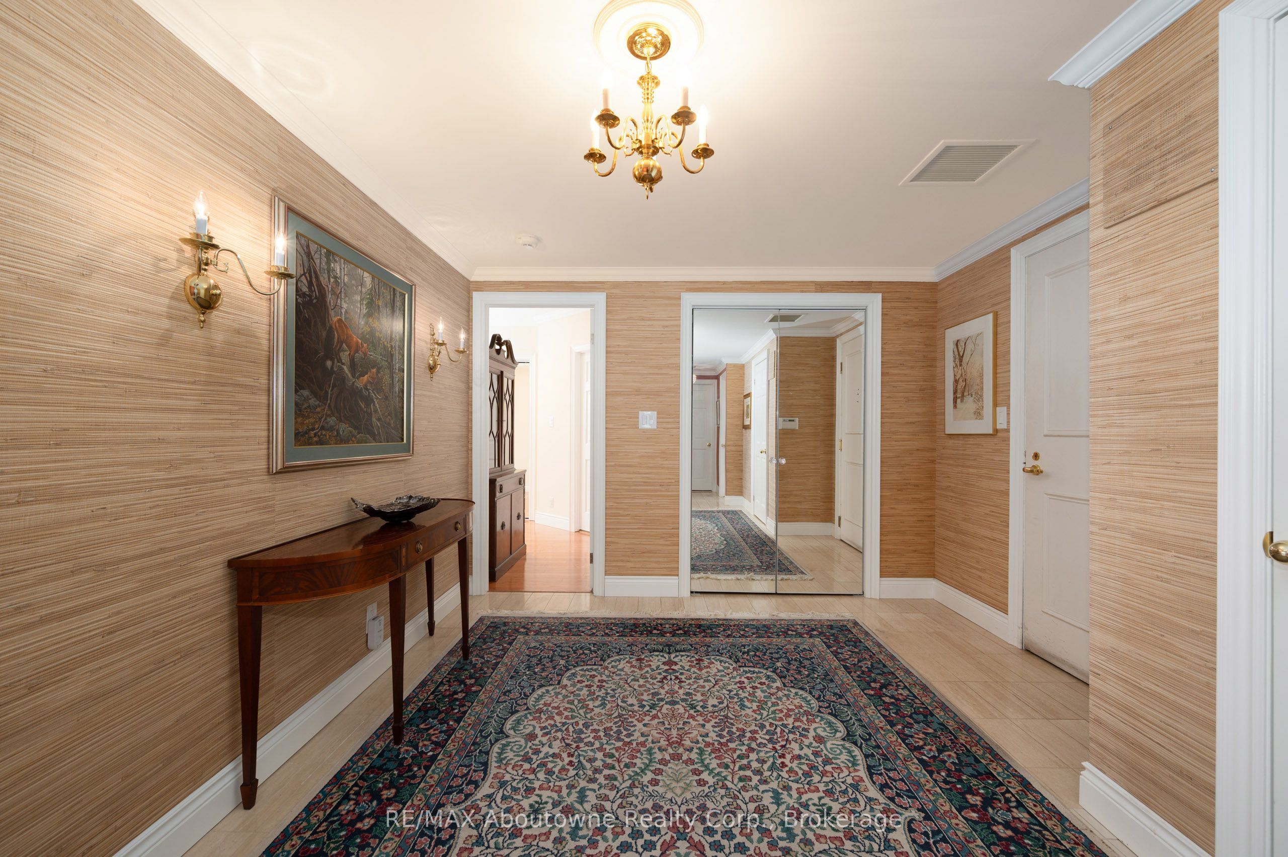 100 Lakeshore Road E 1105