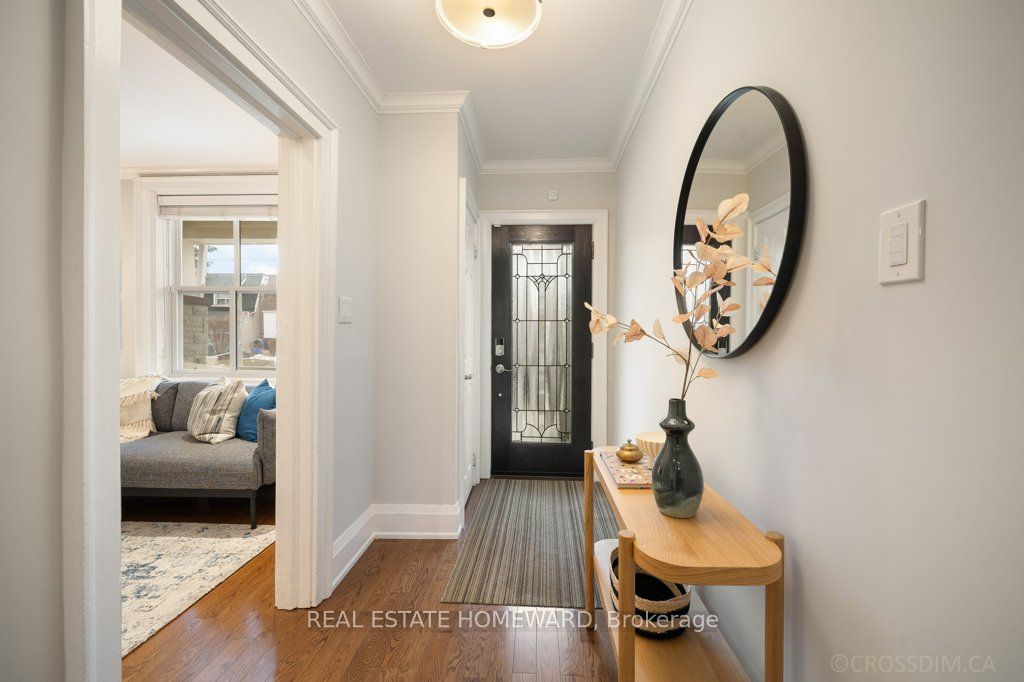 21 Queensdale Avenue