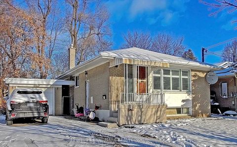 381 Osiris Drive Richmond Hill ON L4C 2P6