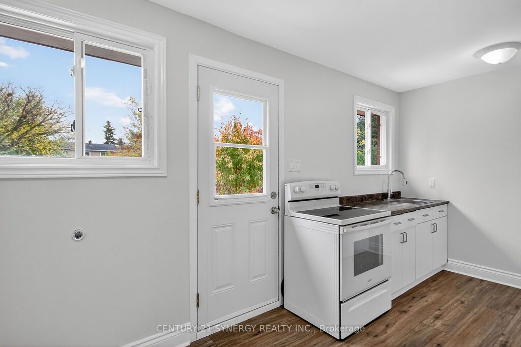 Photo of 928 Meadowlands Drive, Mooneys Bay - Carleton Heights and Area, ON K2C 0K3 (MLS # X13045714)