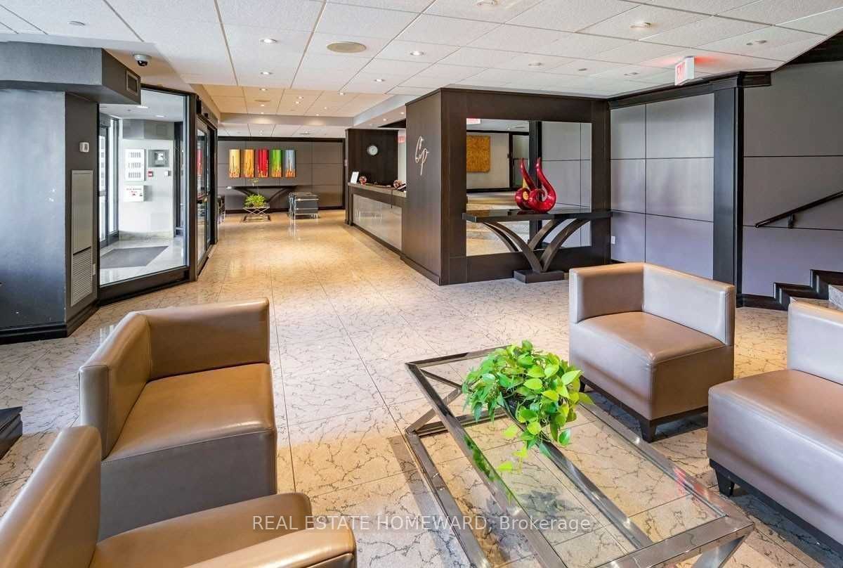 77 Maitland Place 920