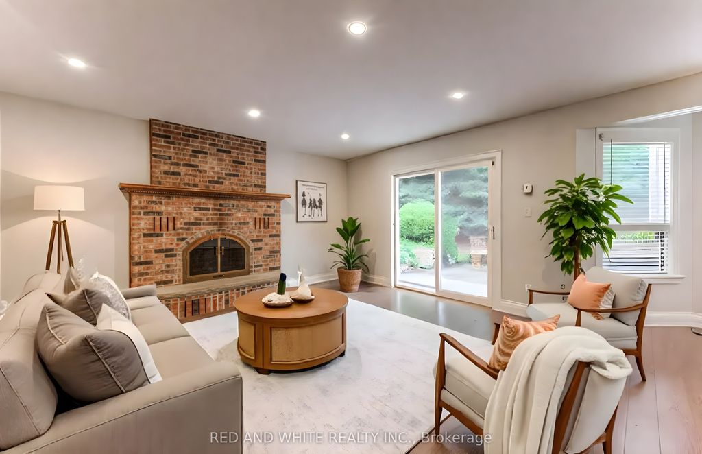 Photo of 2 Morningview Place, Kitchener, ON N2P 1Z2 (MLS # X12433603)