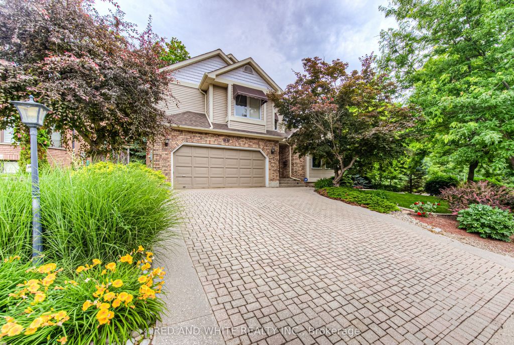 Photo of 2 Morningview Place, Kitchener, ON N2P 1Z2 (MLS # X12433603)