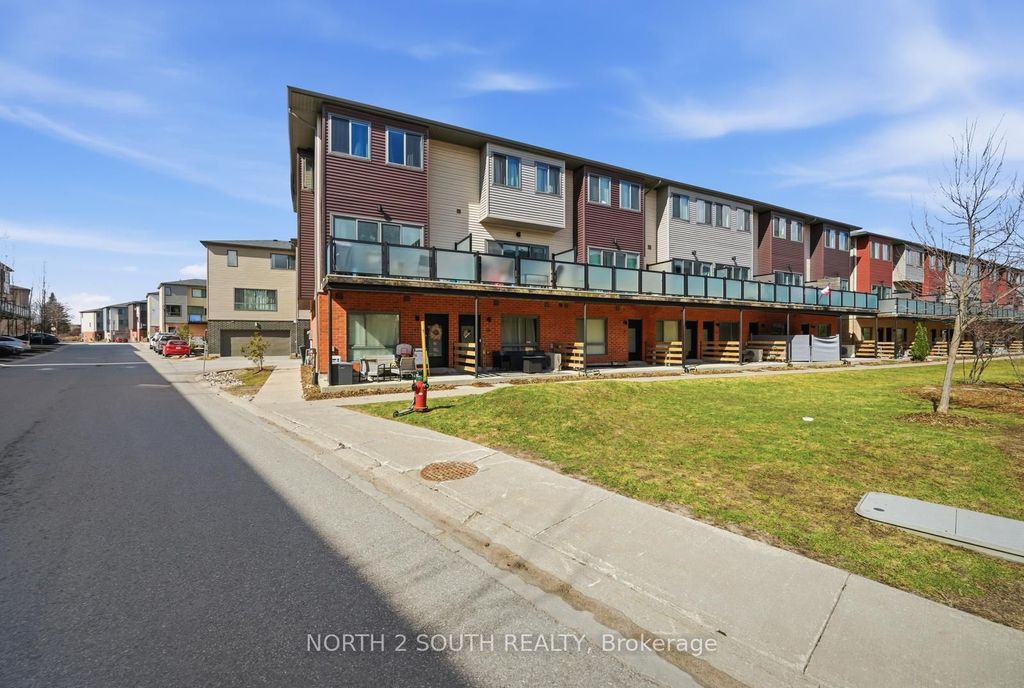 Photo of 369 Essa Road #48, Barrie, ON L4N 9C8 (MLS # S12985072)