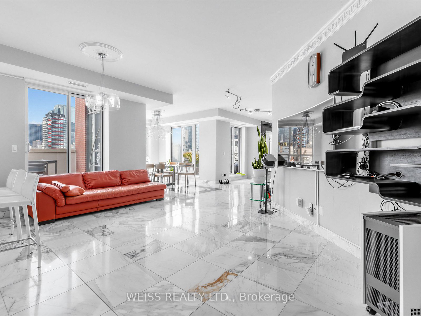 18 Beverley Street 902