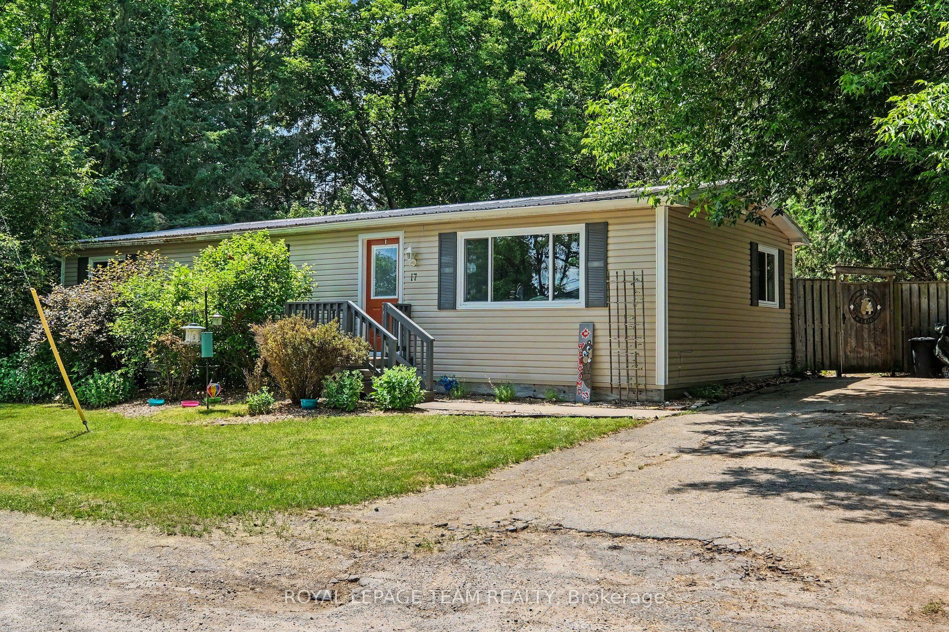 Photo 1 of 38 — 17 Cassell Lane, Rideau Lakes, ON K7A 4S5