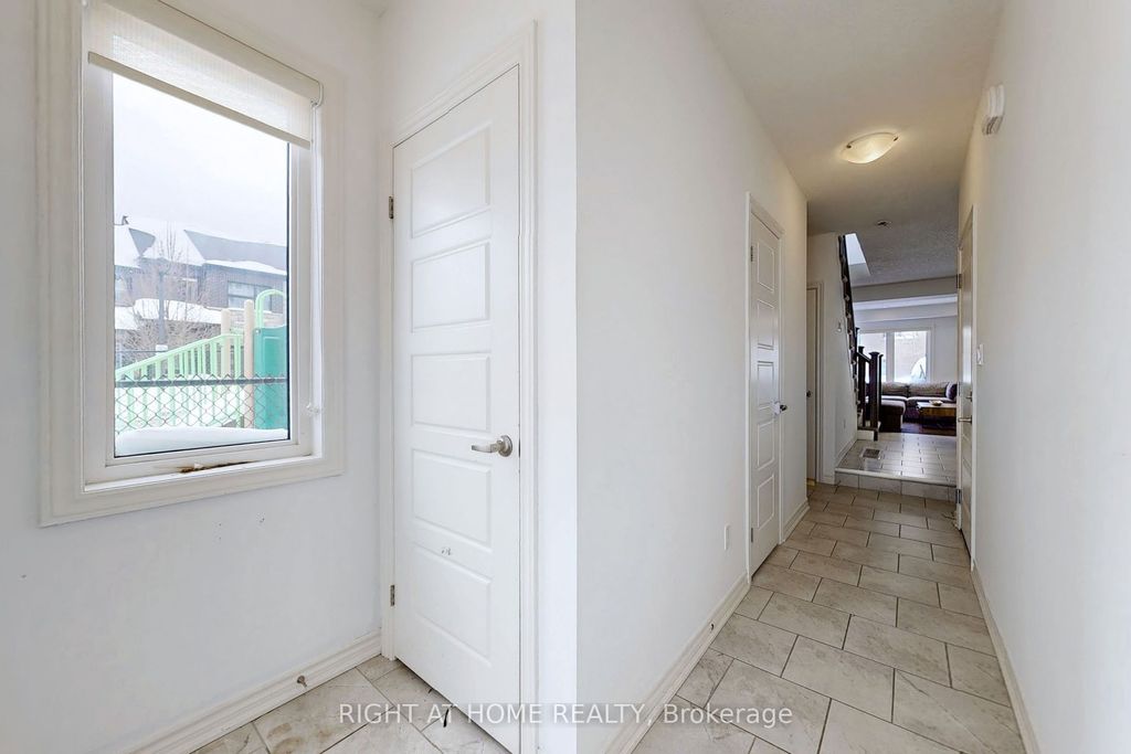 Photo of 91 E poppy Drive E #13, Guelph, ON N1L 0M6 (MLS # X12472917)