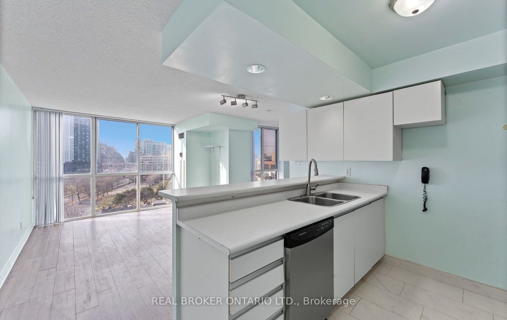 Photo of 801 King Street W #907, Toronto, ON M5V 3C9 (MLS # C12655486)