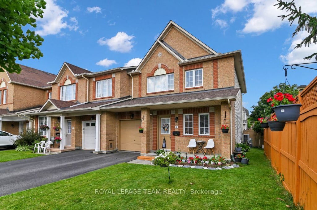 Photo of 7 Karendale Street, Barrhaven, ON K2G 6V7 (MLS # X13562690)
