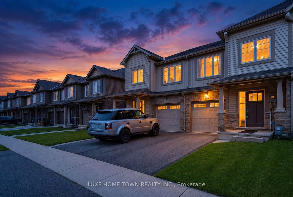 Photo of 100 Monarch Street, Welland, ON L3C 0G6 (MLS # X13152422)