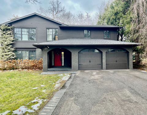 271 Lawson Street Oakville ON L6J 5R7