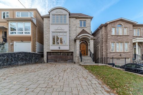 Photo of 12 Walder Avenue, Toronto, ON M4P 2R5 (MLS # C12237156)