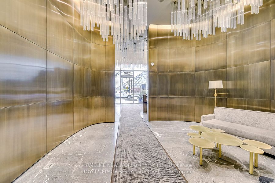 200 Bloor Street W 701