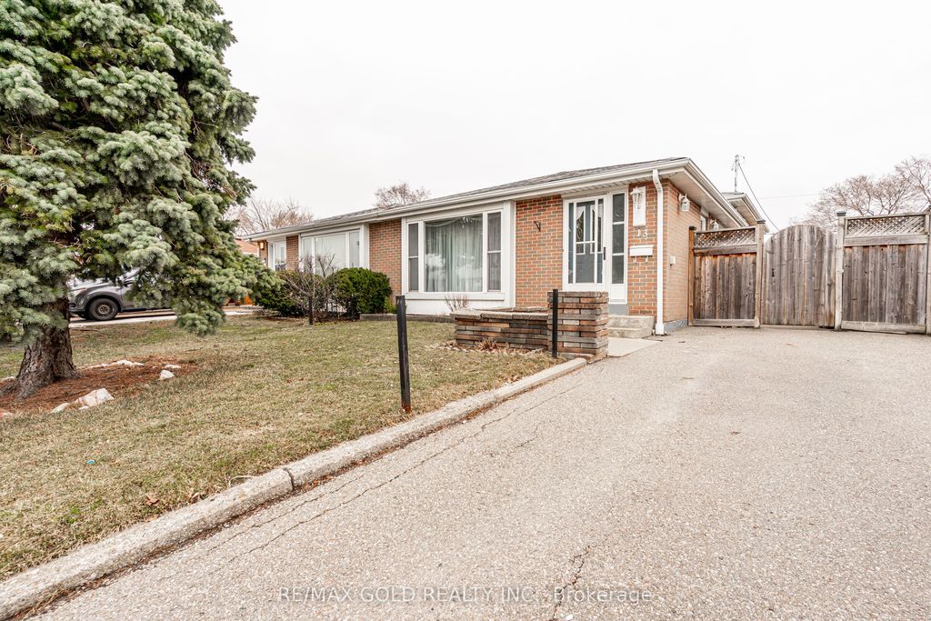 Photo of 13 Cathcart Crescent, Brampton, ON L6T 2A4 (MLS # W12908820)