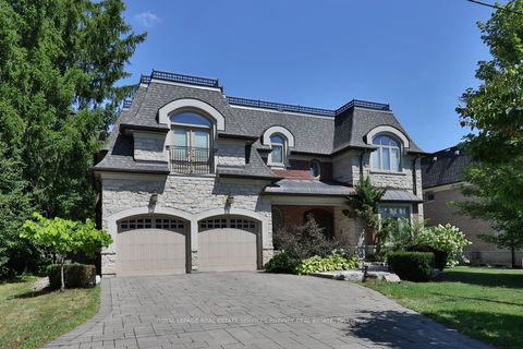 1569 Glenhill Crescent Mississauga ON L5H 3C4