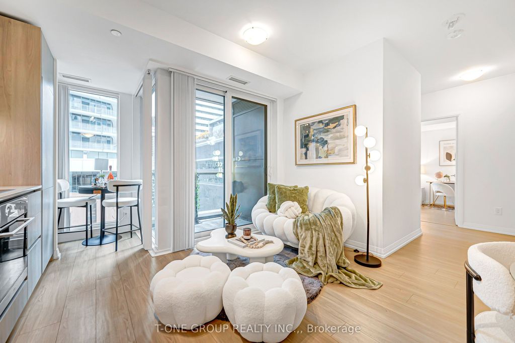 Photo of 8 WIDMER Street #808, Toronto, ON M5V 2E7 (MLS # C12573914)