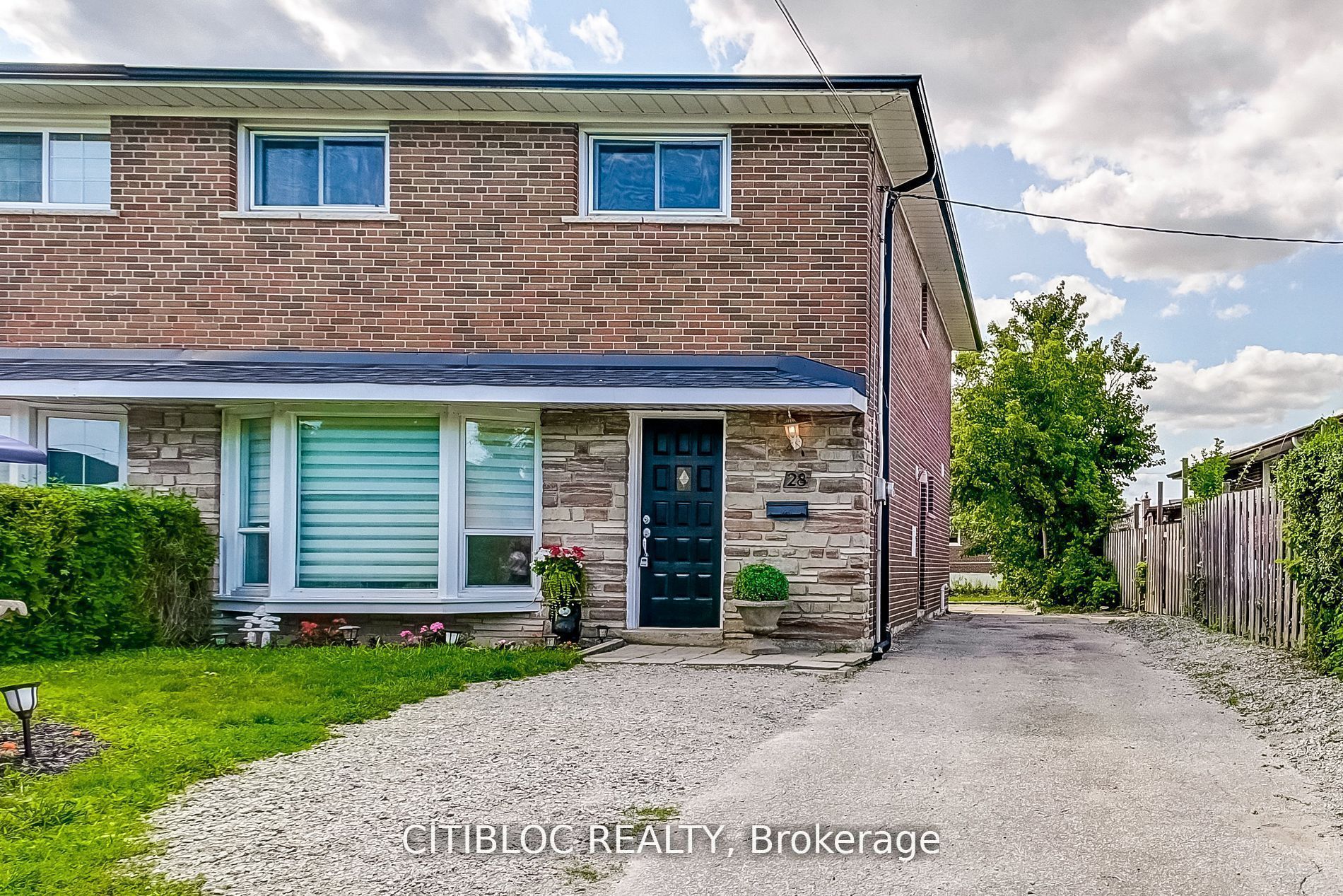 28 Navenby Crescent