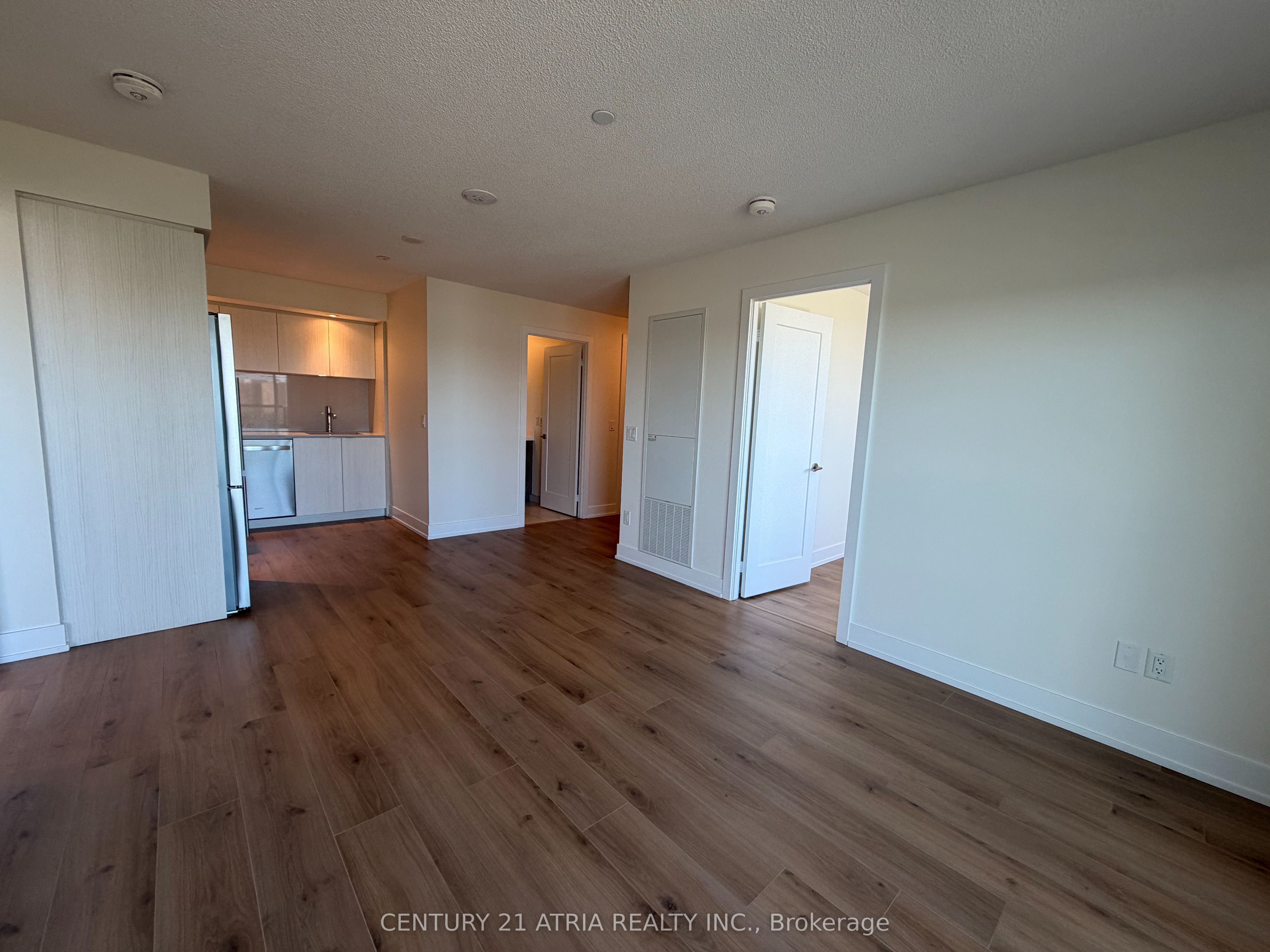 10 Eva Road 1005