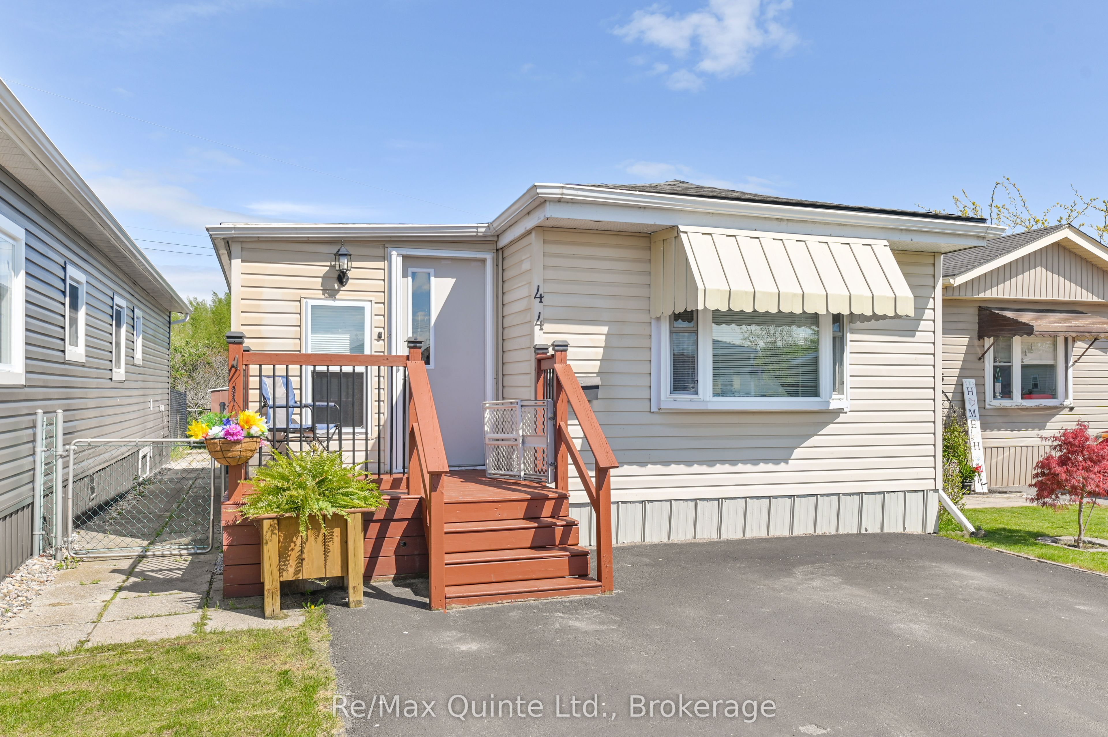 Photo 1 of 26 — 311 Dundas Street 44, Quinte West, ON K8V 1M1