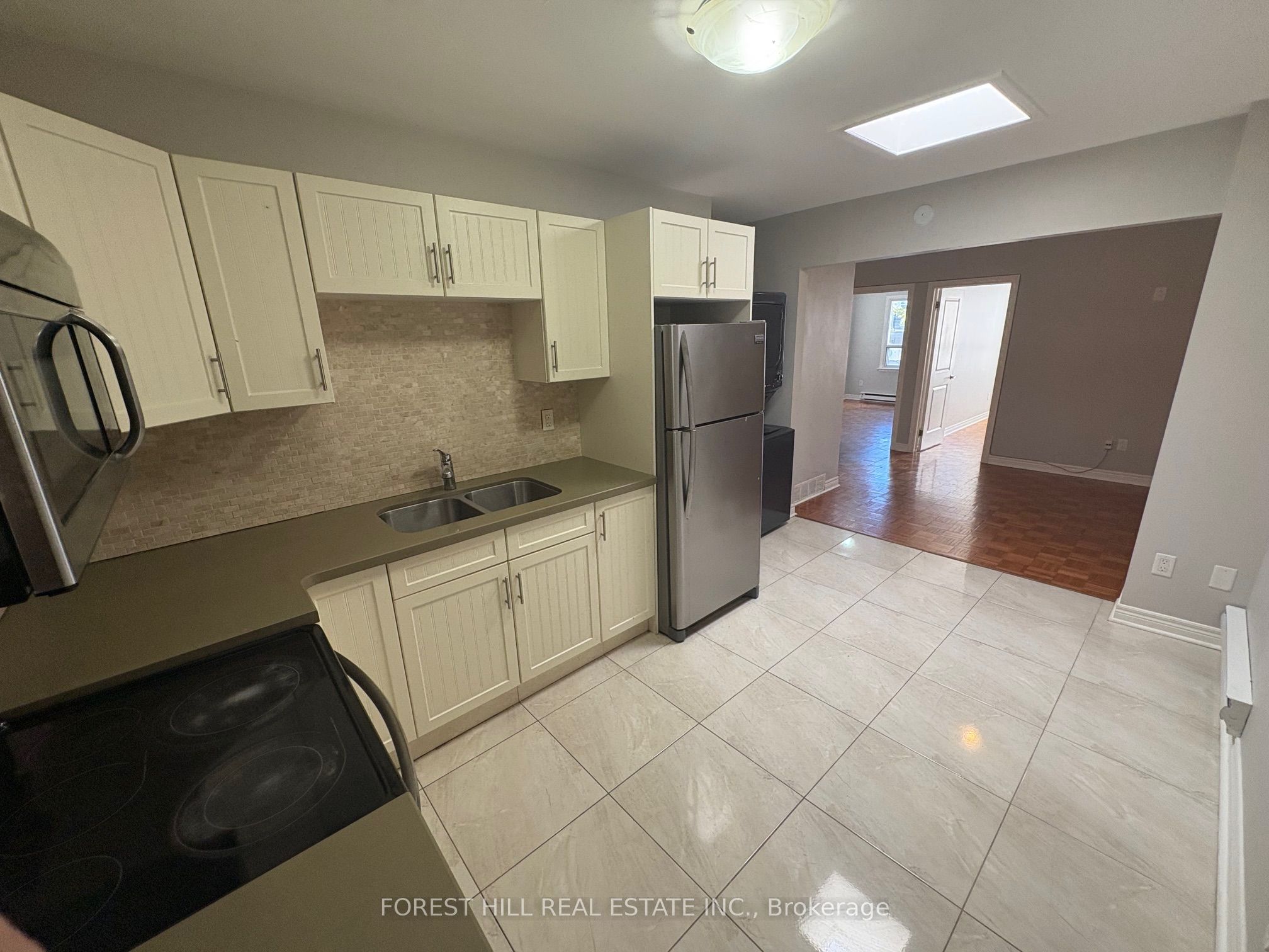 341 Lakeshore Road E 2