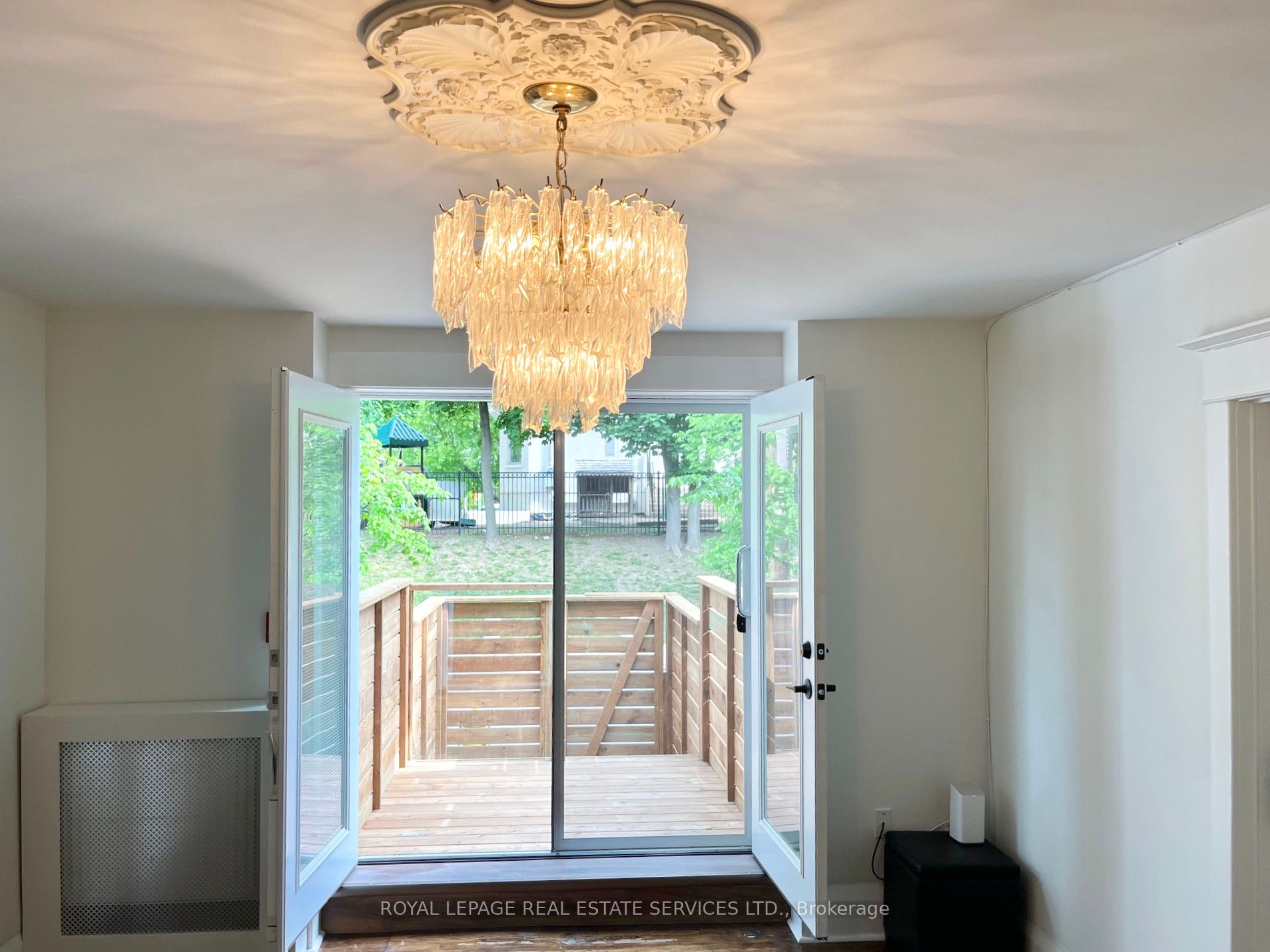 379 Parkside Drive 1