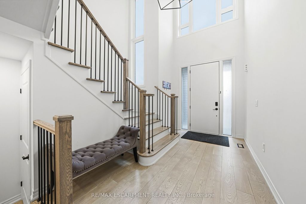 Photo of 90 Robertson Road, Hamilton, ON L9K 0H8 (MLS # X12704740)