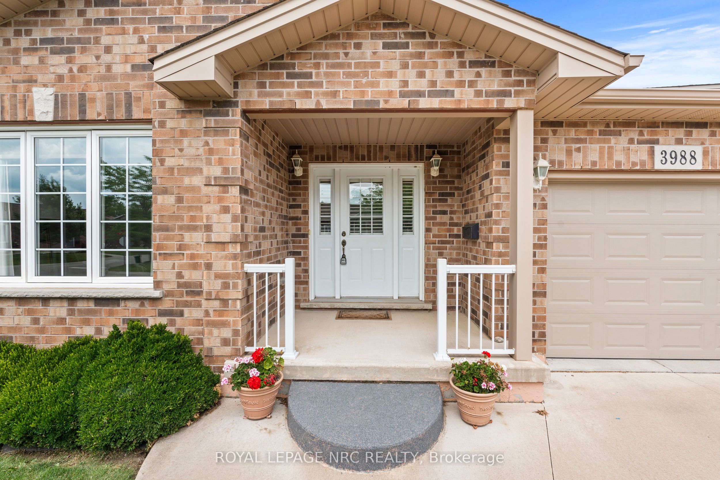 3988 Sunset Lane
