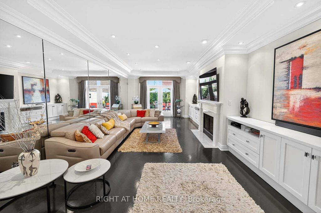 Photo of 242 Walmer Road, Toronto, ON M5R 3R7 (MLS # C12394312)