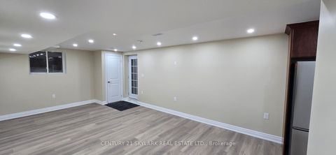 1282 Hilton Lane Lower Level Oakville ON L6M 2V2