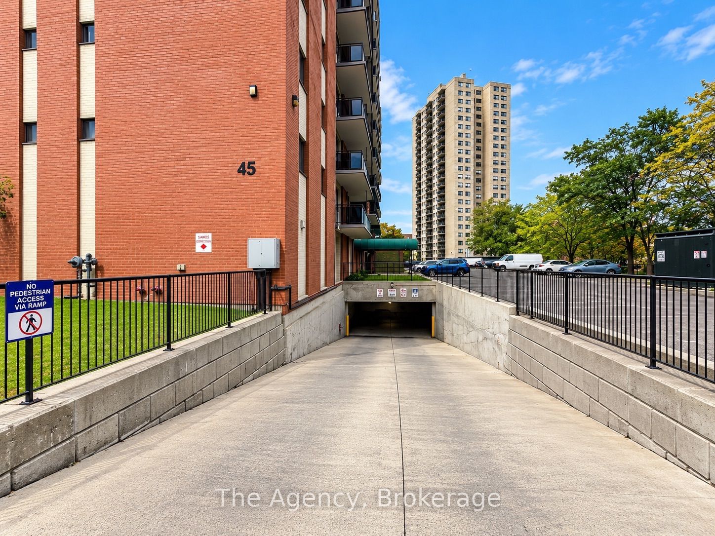 45 Paisley Boulevard W 905
