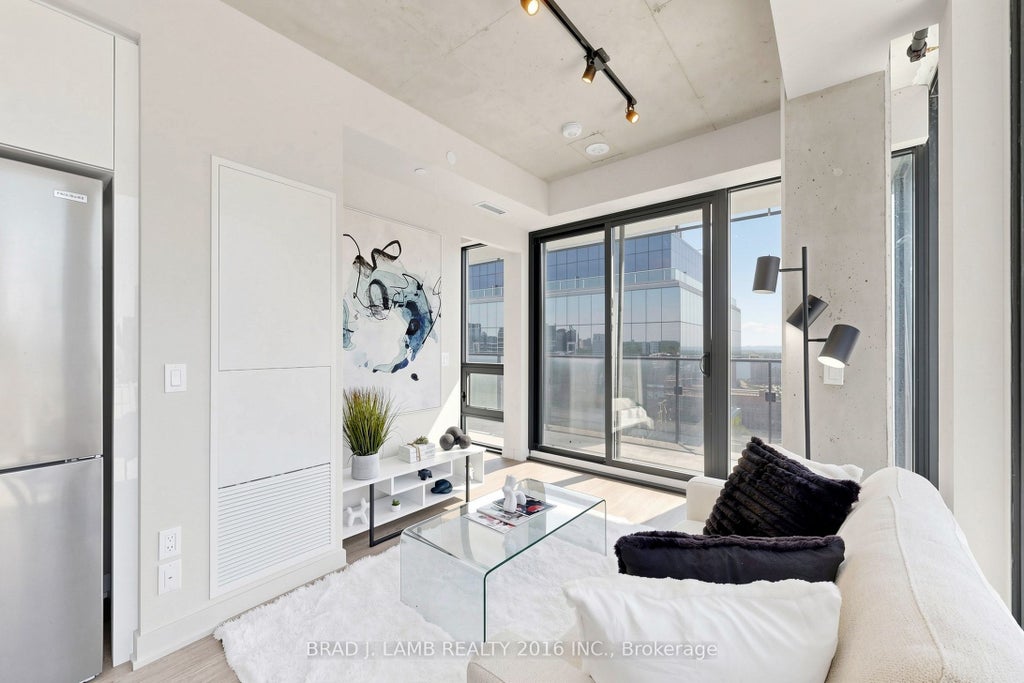 Photo of 284 King Street E #2004, Toronto, ON M5A 1K4 (MLS # C13782530)