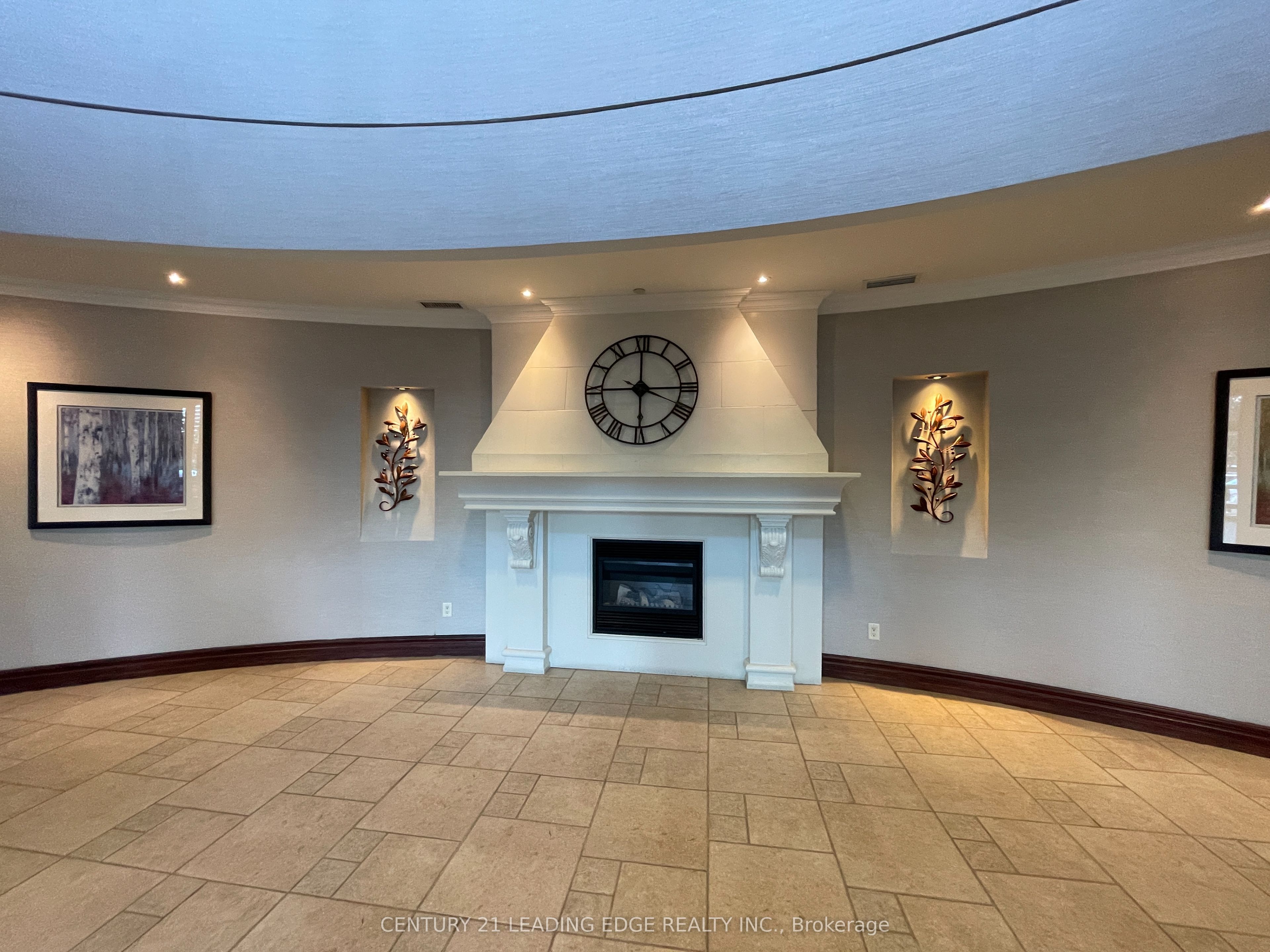 2585 ERIN CENTRE Boulevard 601