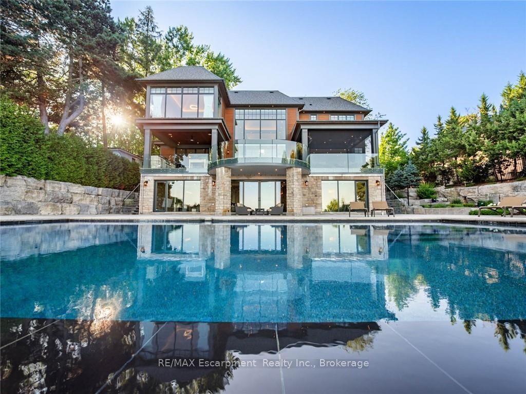 Photo of 140 Secord Lane, Burlington, ON L7L 2H7 (MLS # W13577128)