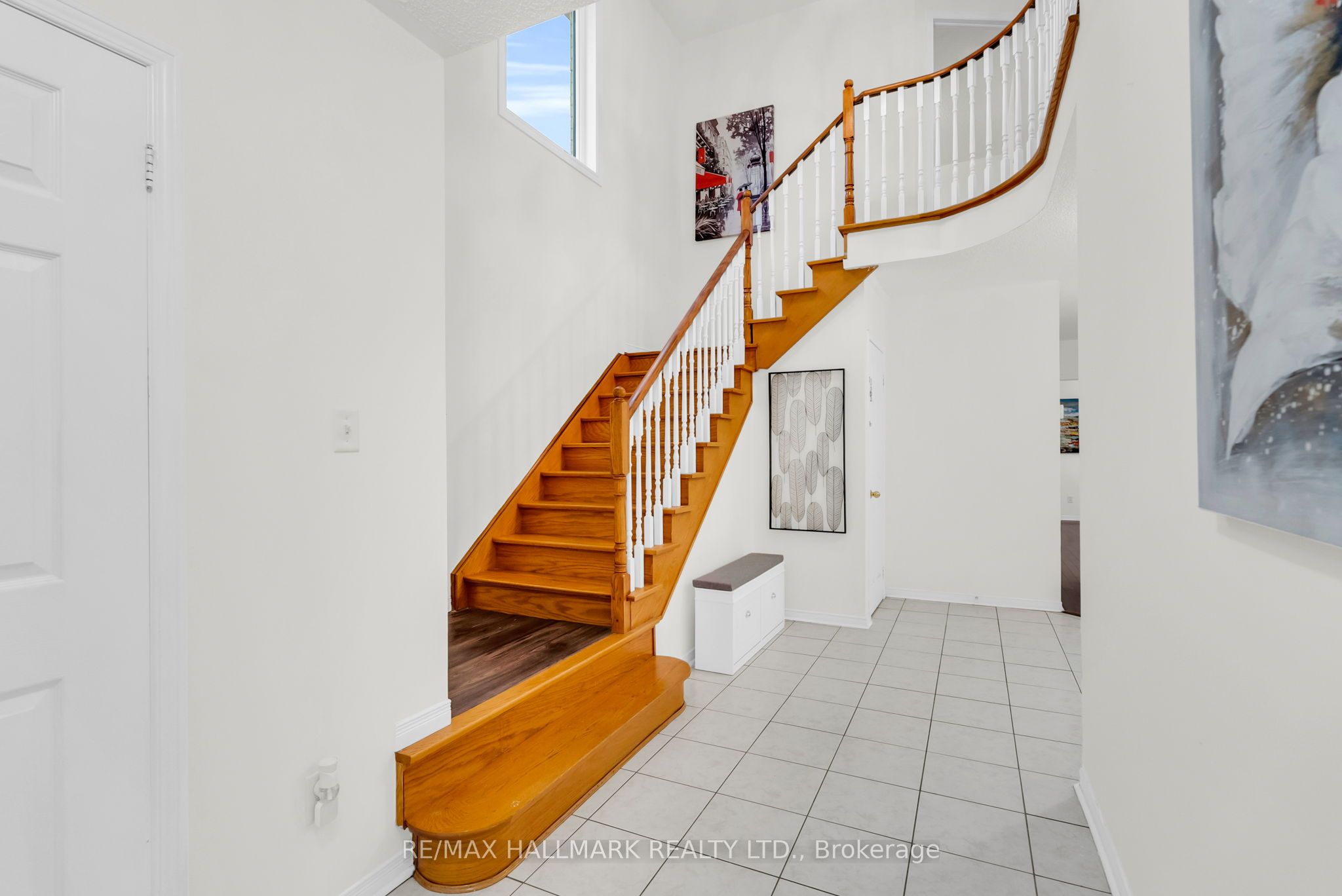 16 Pacific Wind Crescent