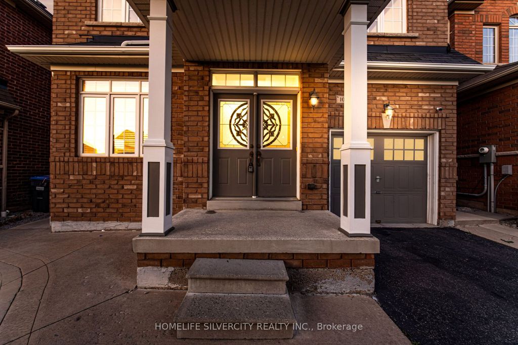 Photo of 105 Aylesbury Drive, Brampton, ON L7A 0W6 (MLS # W12617450)