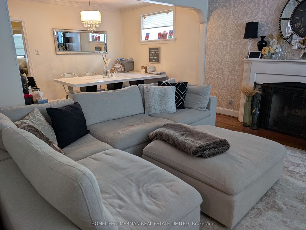 Photo of 174 Falkirk Street, Toronto, ON M5M 4K6 (MLS # C12544550)