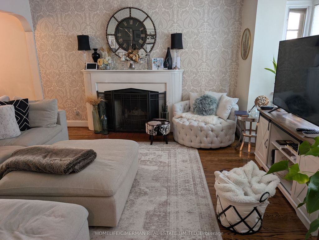 Photo of 174 Falkirk Street, Toronto, ON M5M 4K6 (MLS # C12544550)