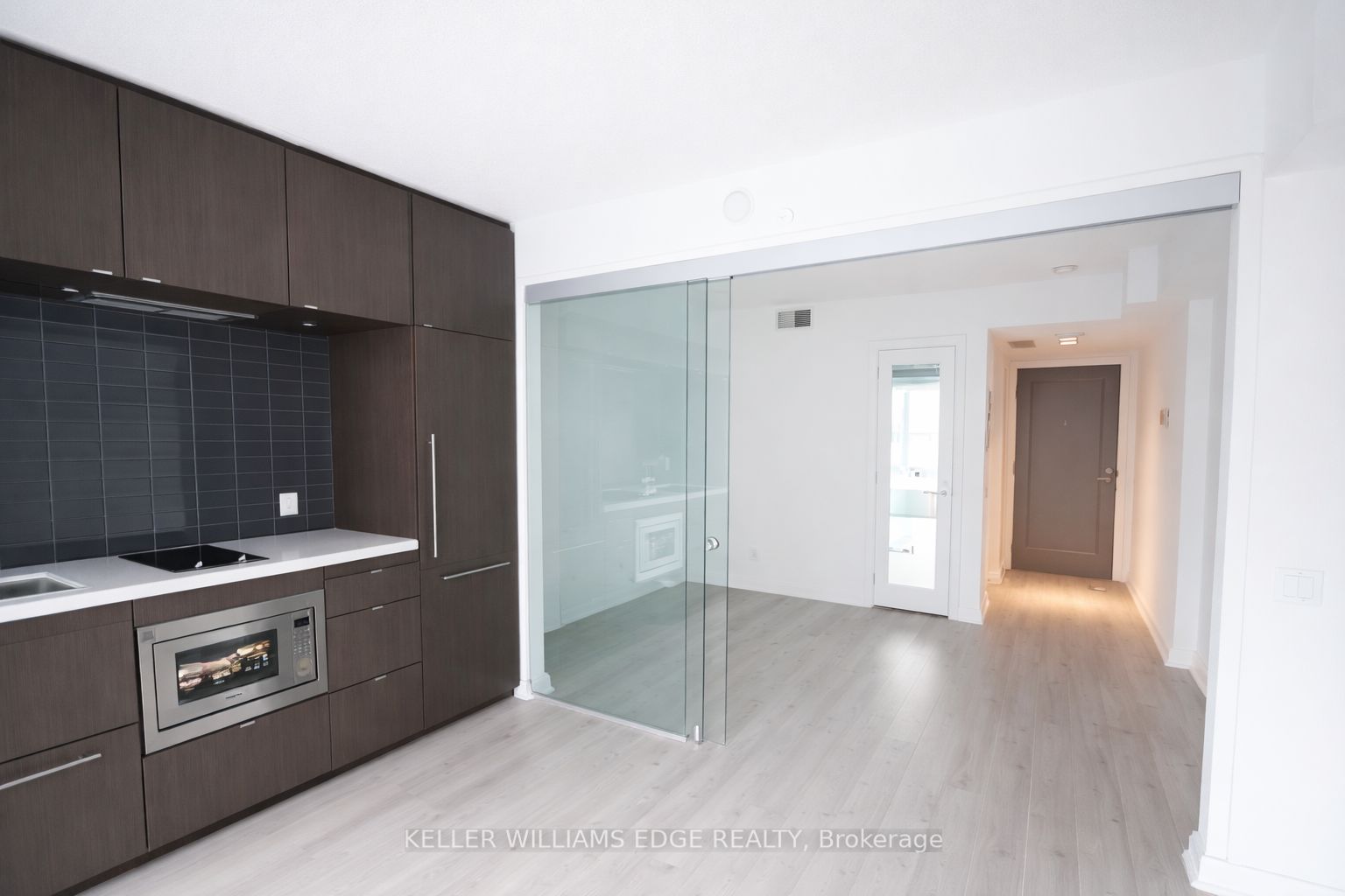 155 Yorkville Avenue 911