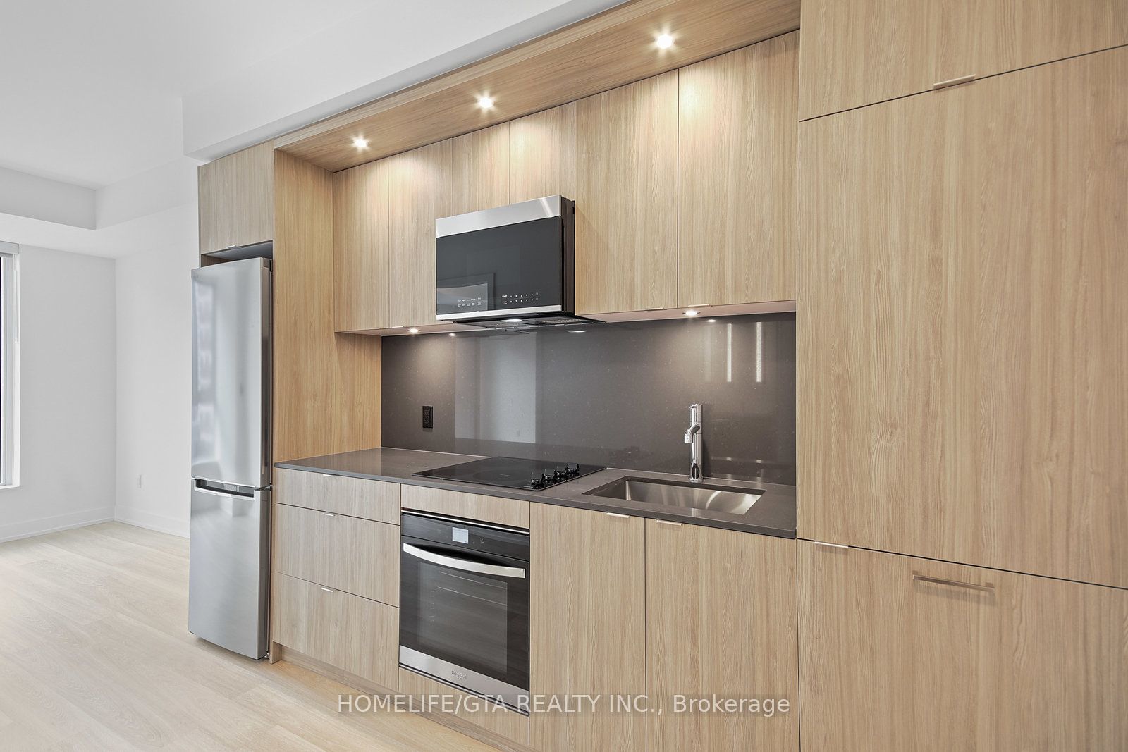 60 Central Park Roadway N/A 705