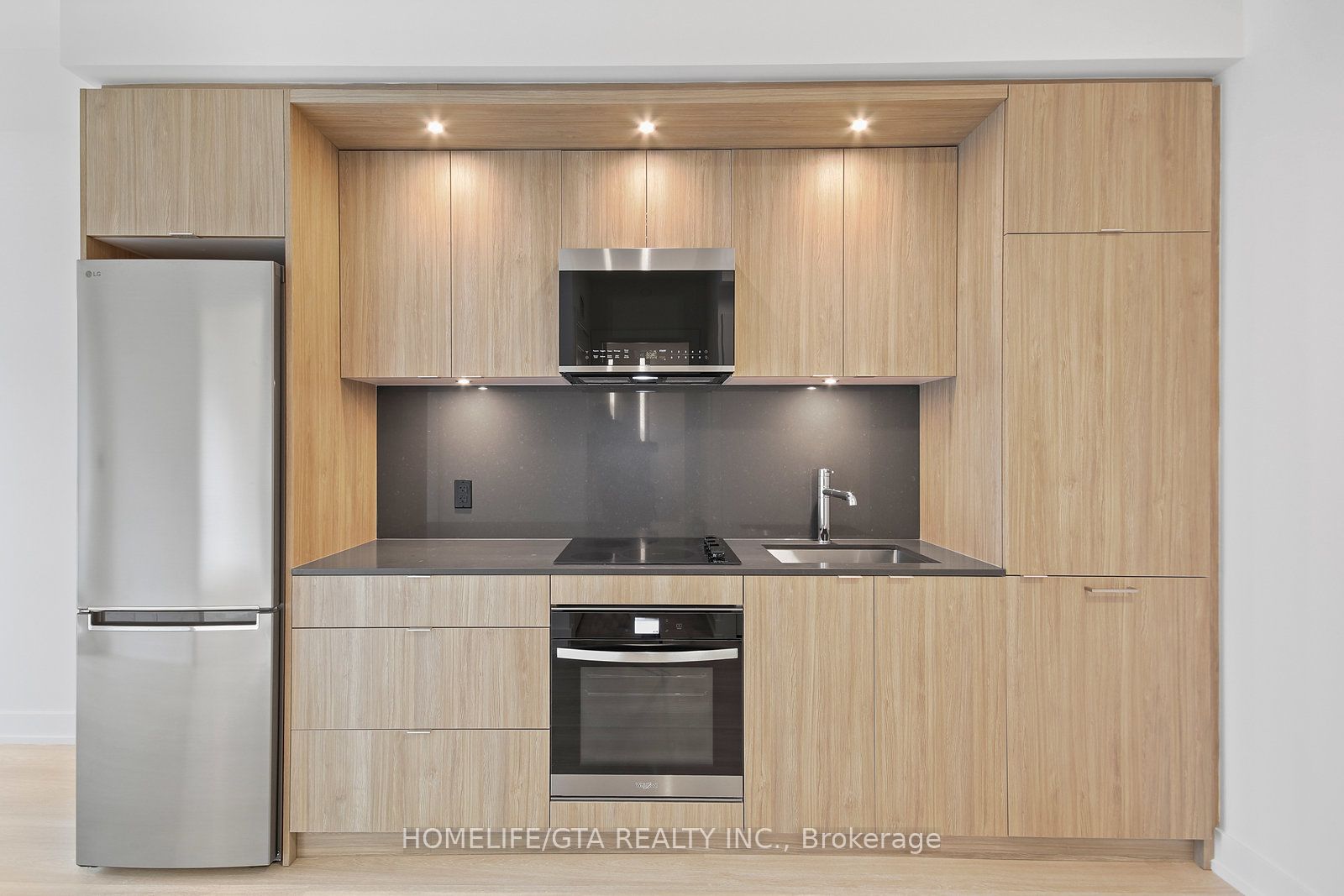 60 Central Park Roadway N/A 705