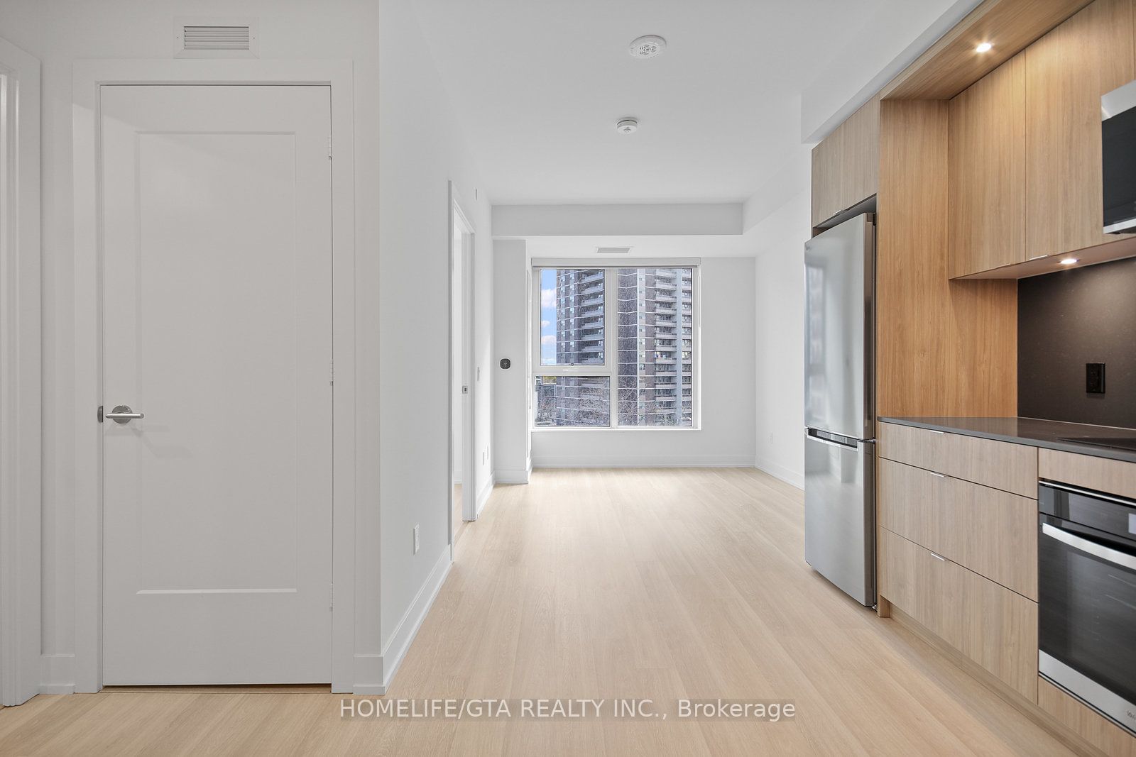 60 Central Park Roadway N/A 705